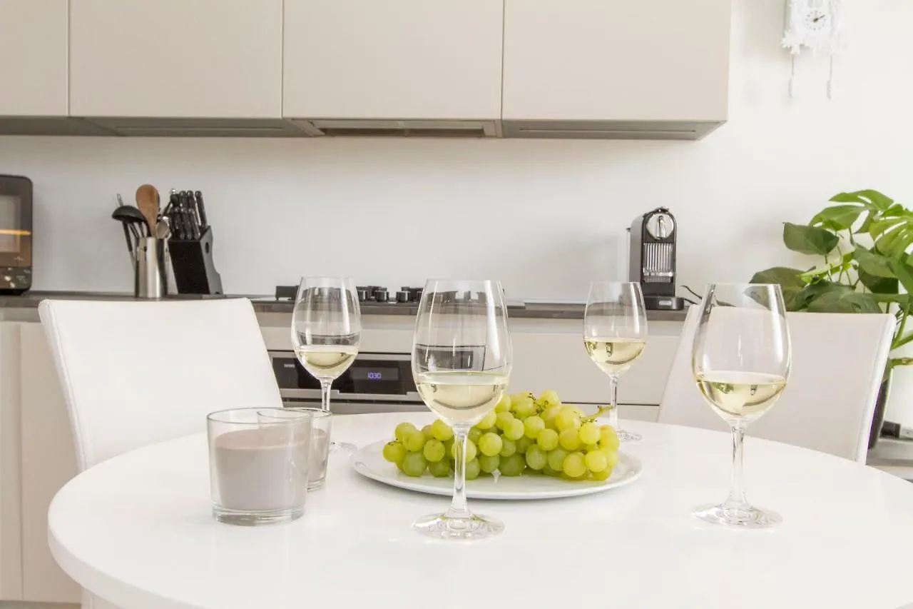 Luxury And Spacious Apartment Μιλάνο