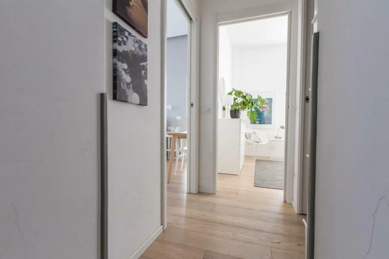 Luxury And Spacious Apartment Μιλάνο Ιταλία