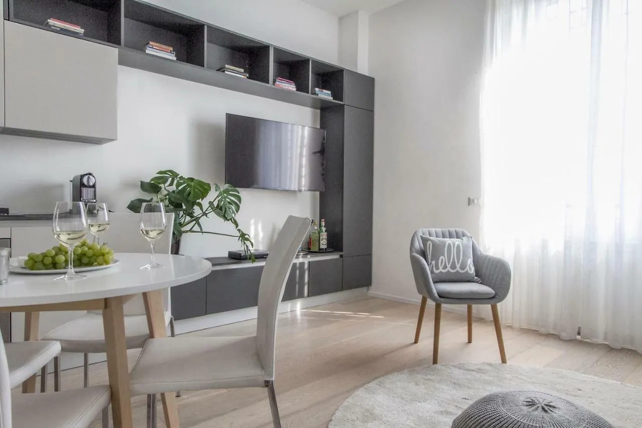 Luxury And Spacious Apartment Μιλάνο