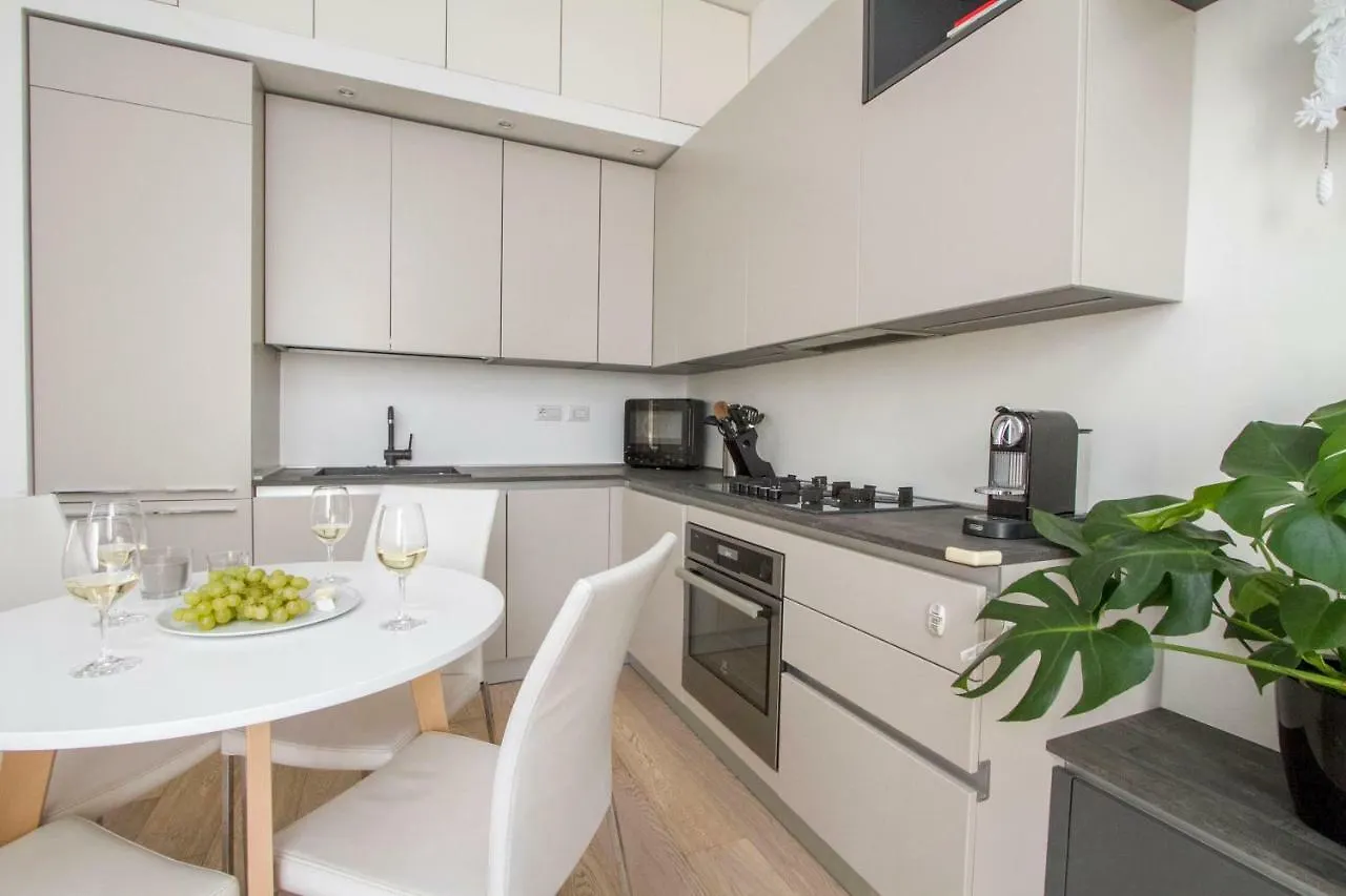 Luxury And Spacious Apartment Μιλάνο Ιταλία