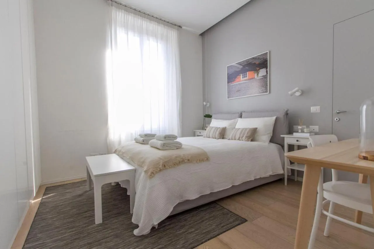 Luxury And Spacious Apartment Μιλάνο