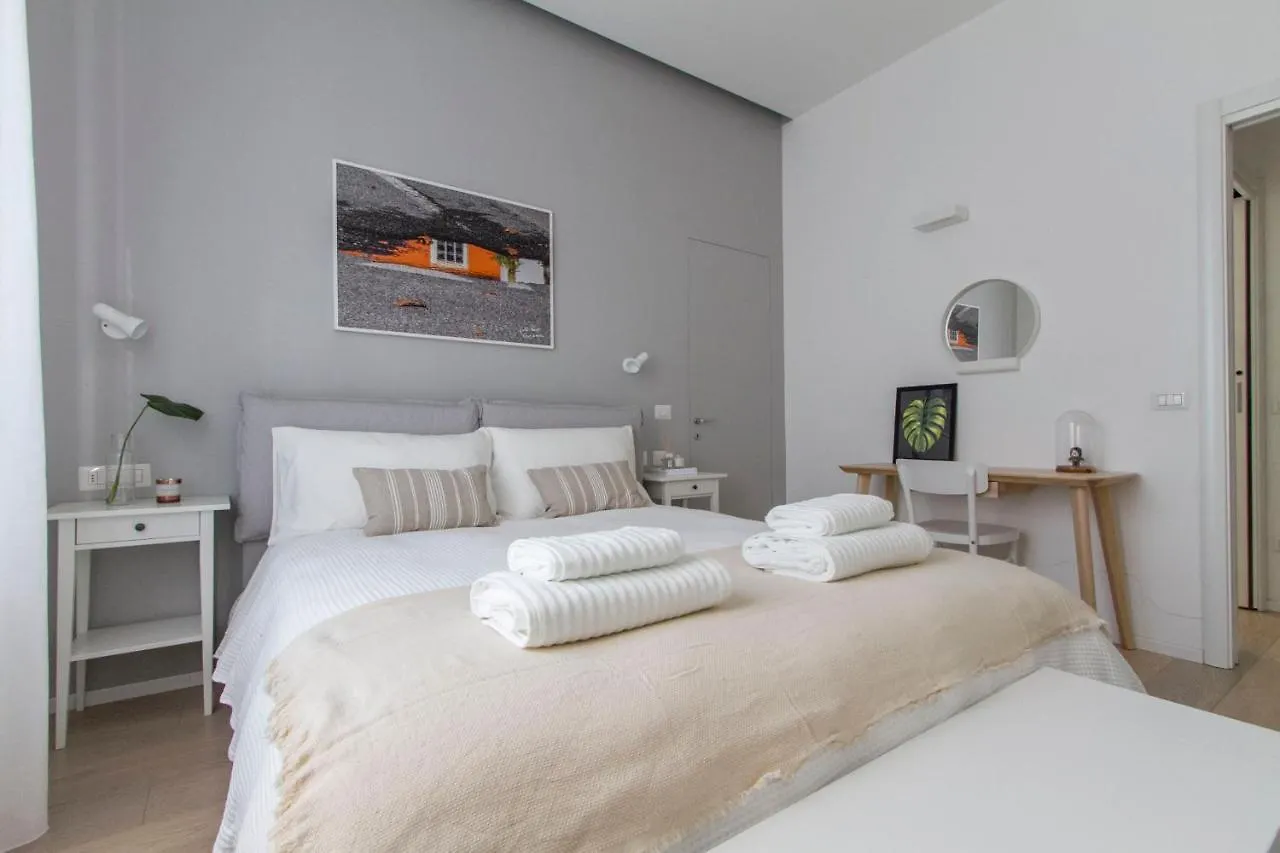 Luxury And Spacious Apartment Μιλάνο