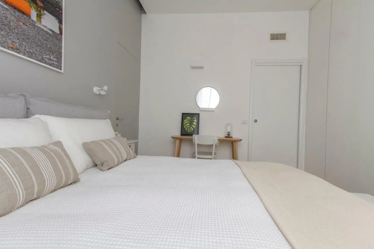 Luxury And Spacious Apartment Milan
