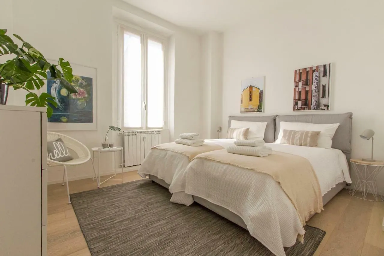 Luxury And Spacious Apartment Milan