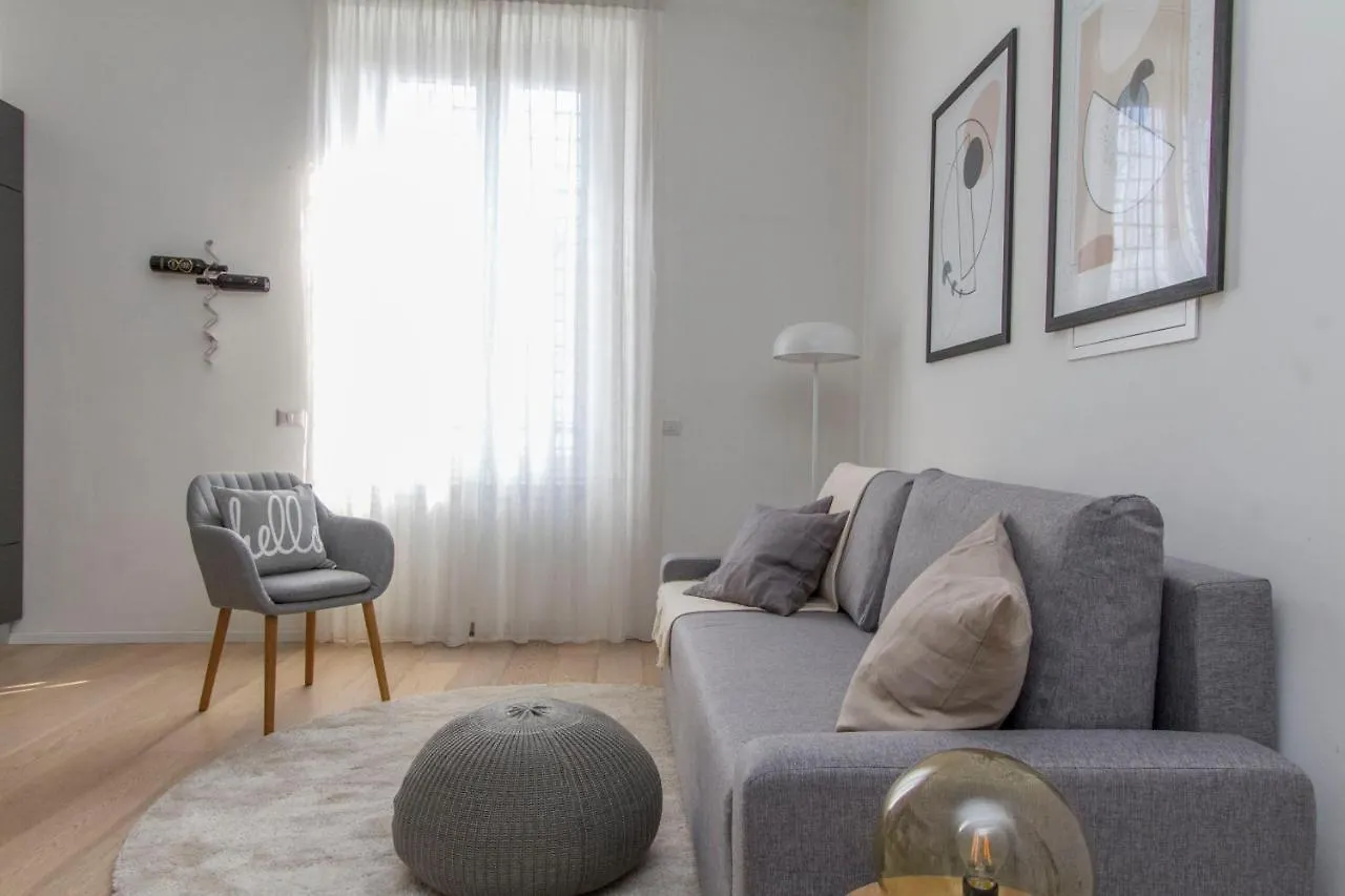 Luxury And Spacious Apartment Milan