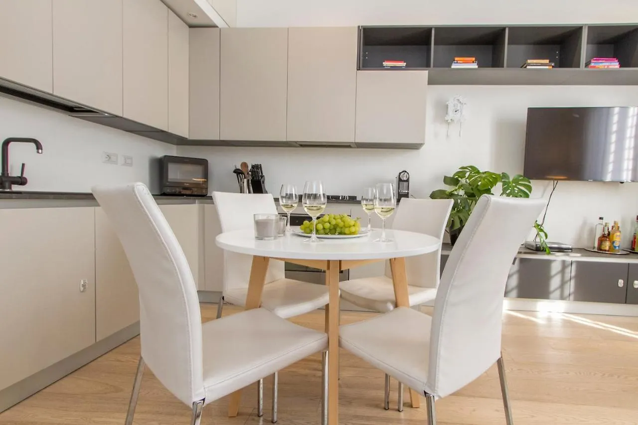 Luxury And Spacious Apartment Milan