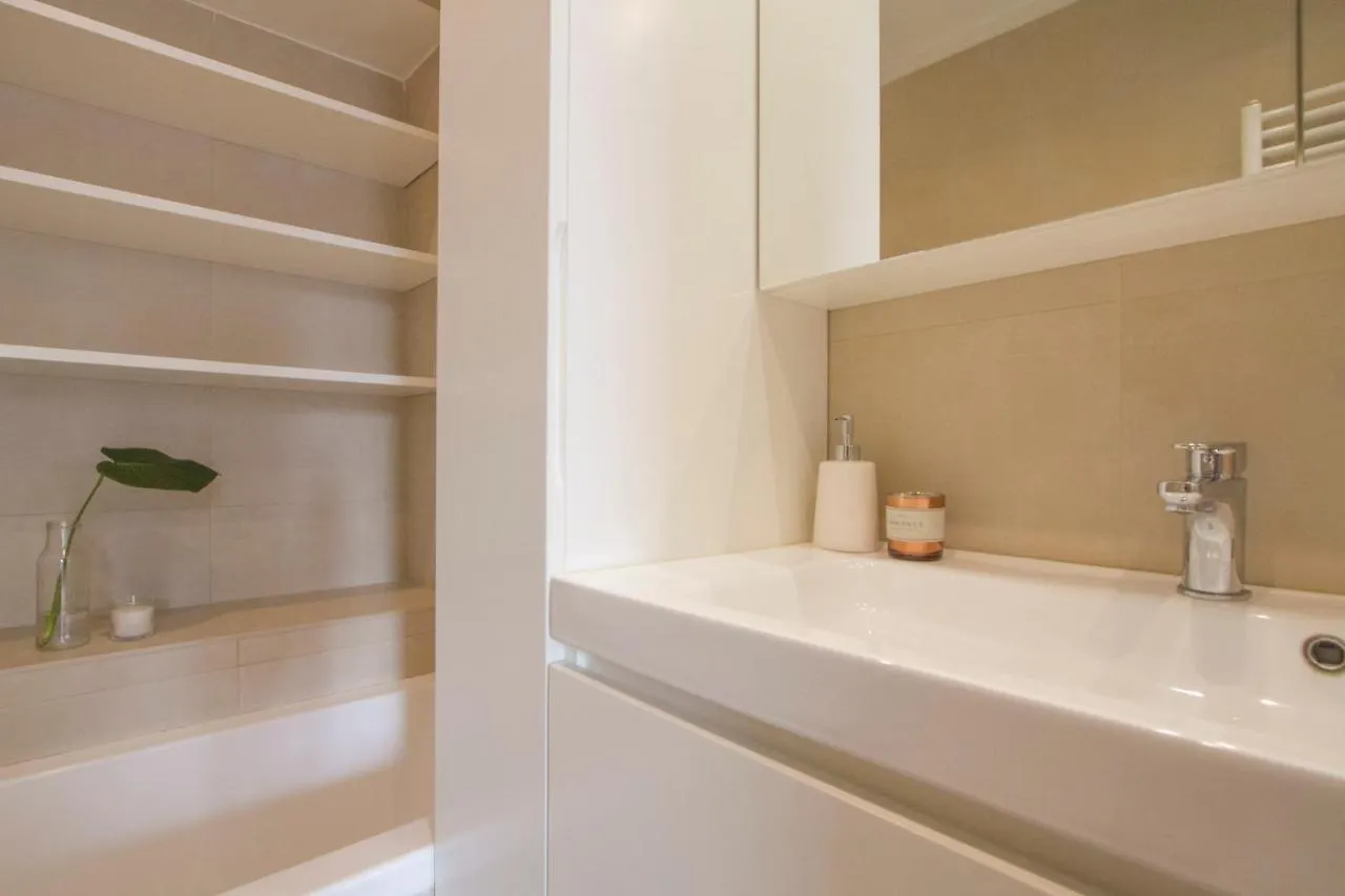 Luxury And Spacious Apartment Milan 0*,  Italy